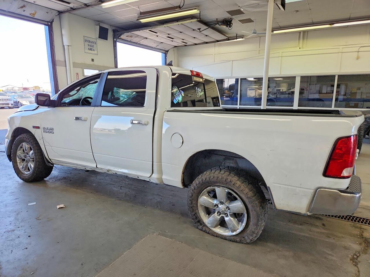 2018 RAM 1500 SLT — Фото 2 из 13
