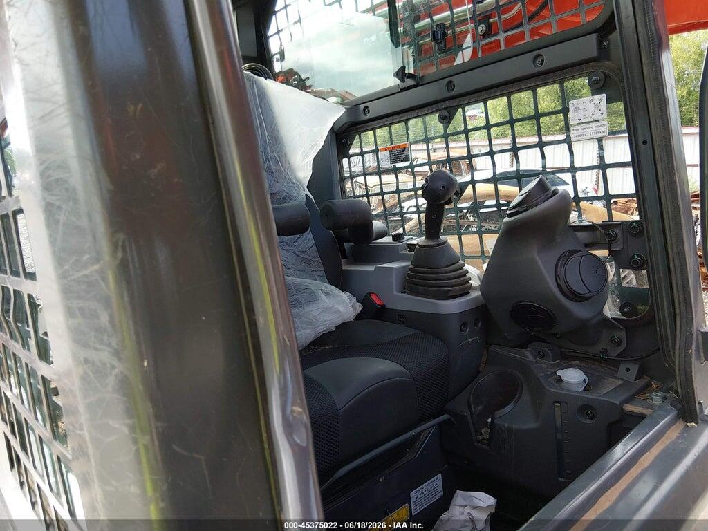 KBCZ053CCS1J46362 2025 KUBOTA SVL75-3HFWVR photo no. 5