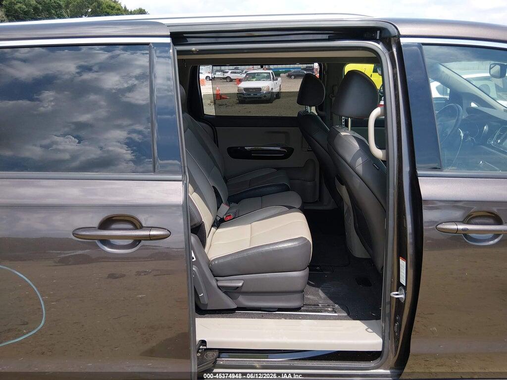 KNDMC5C10H6334337 2017 KIA SEDONA photo no. 8