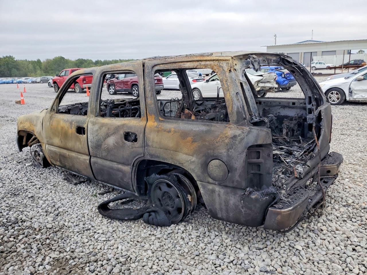 2003 GMC YUKON — Фото 2 из 11
