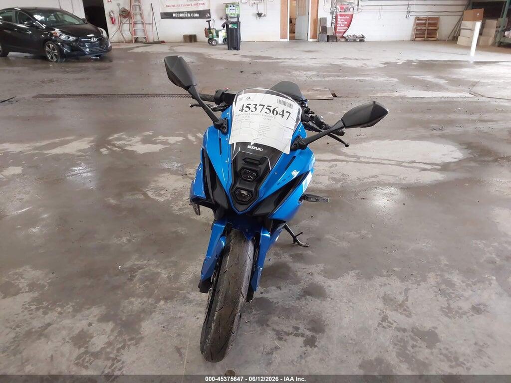 JS1EM13B5T7100453 2026 SUZUKI GSX800 photo no. 5