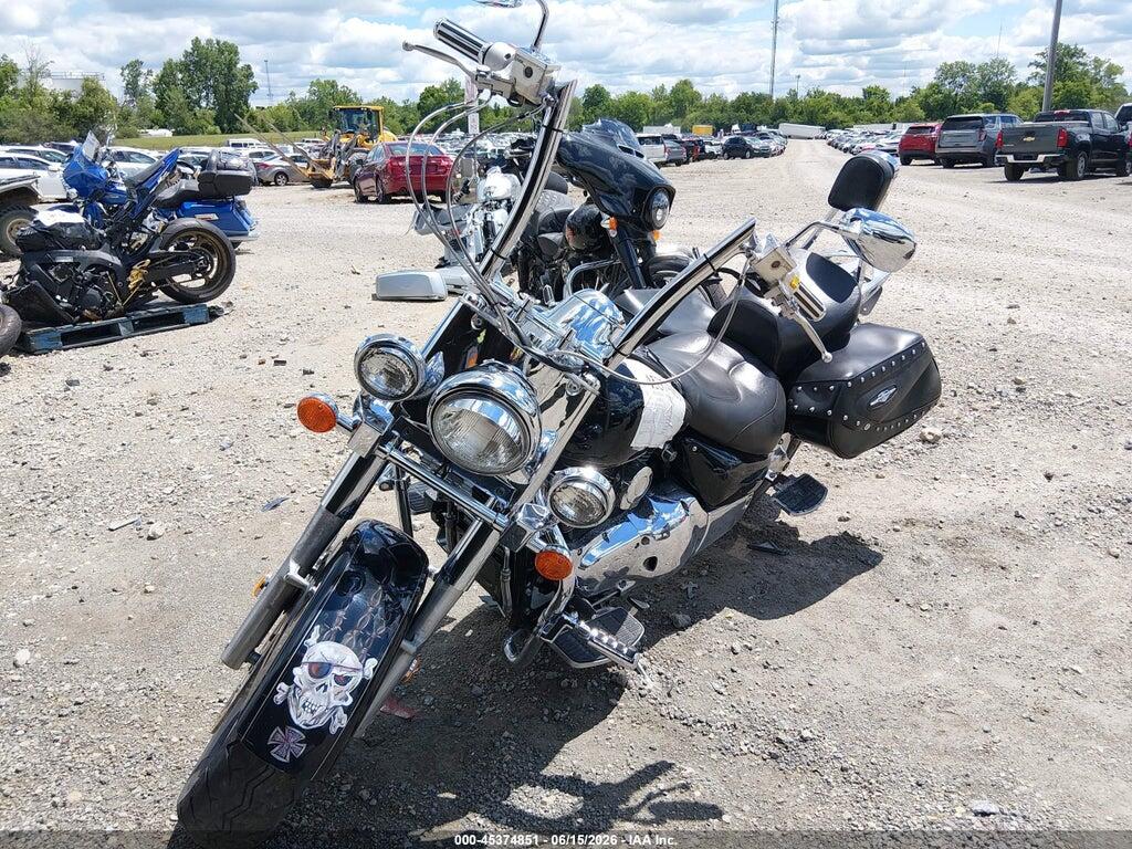 JS1VY51A0Y2104050 2000 SUZUKI VL1500 photo no. 2