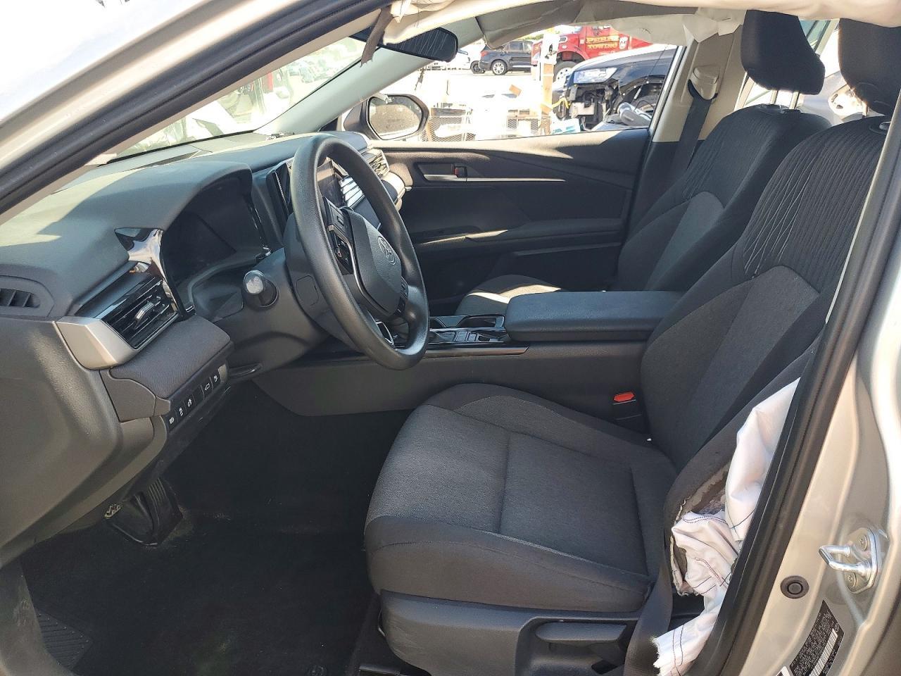 2025 TOYOTA CAMRY LE — Фото 7 из 12