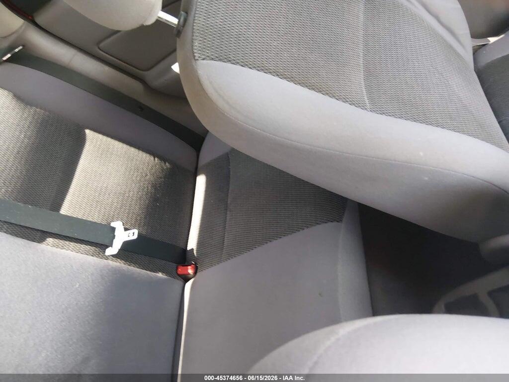 1FAFP34314W123519 2004 FORD FOCUS photo no. 8