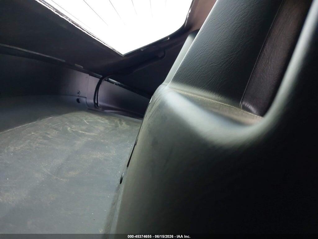 JHMAP11433T002513 2003 HONDA S2000 photo no. 8