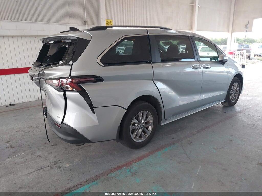 5TDKRKECXSS260144 2025 TOYOTA SIENNA photo no. 4