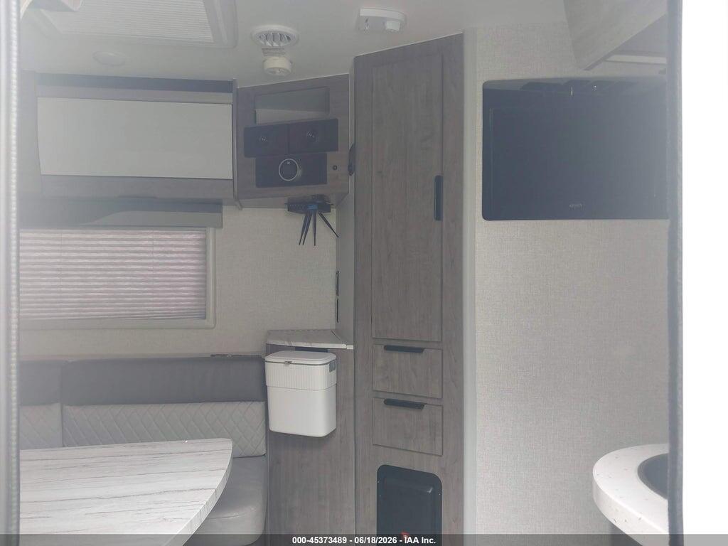 56YTT202XPL334384 2023 LANCE LANCE CAMPER photo no. 10