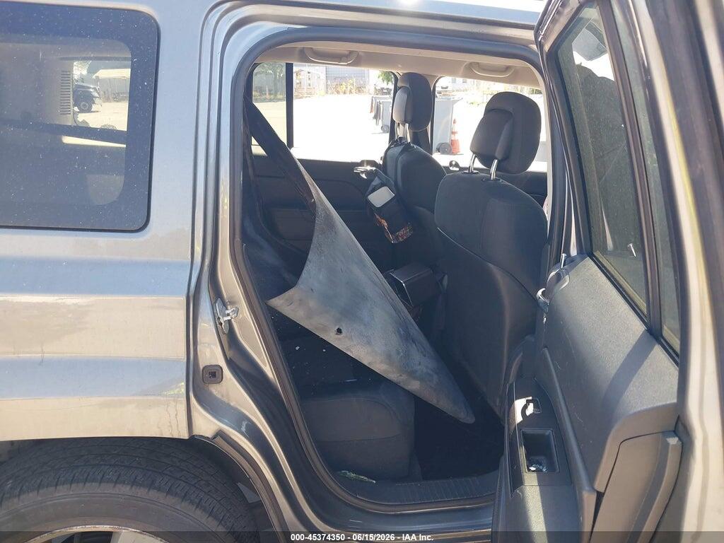 1C4NJPFBXDD181286 2013 JEEP PATRIOT photo no. 8
