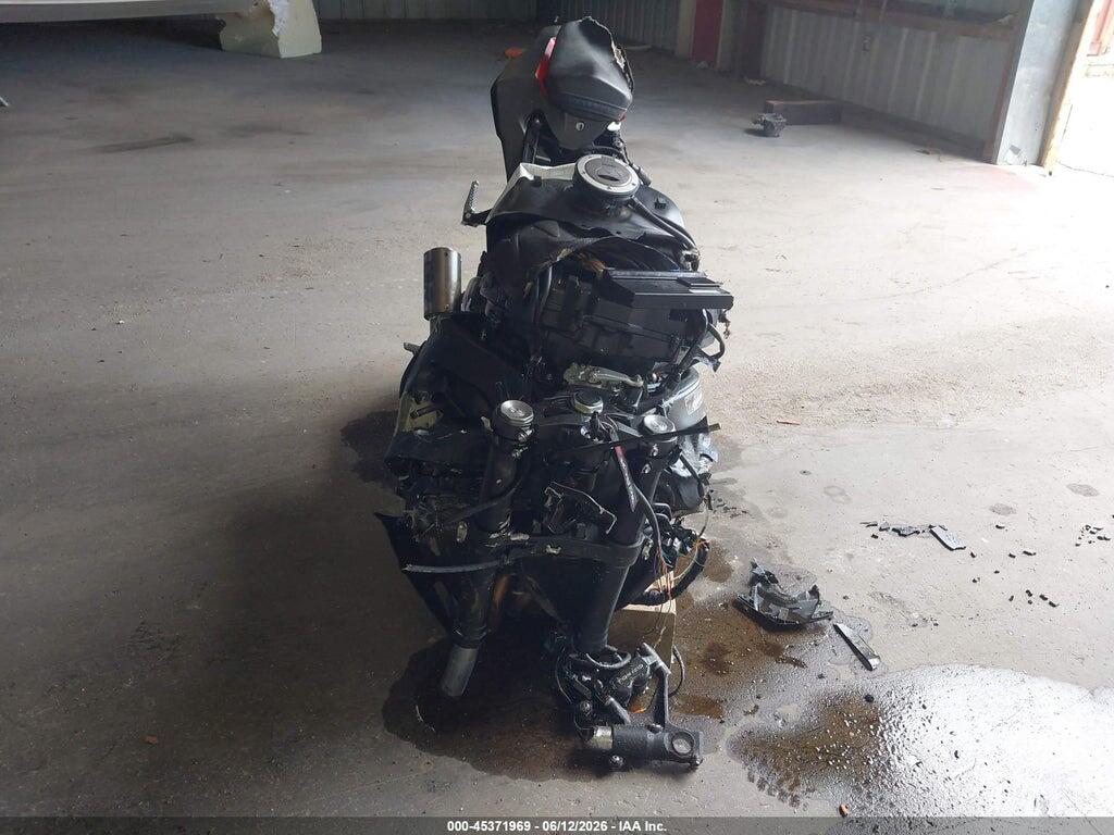 JH2SC7756HK000618 2017 HONDA CBR1000 photo no. 5