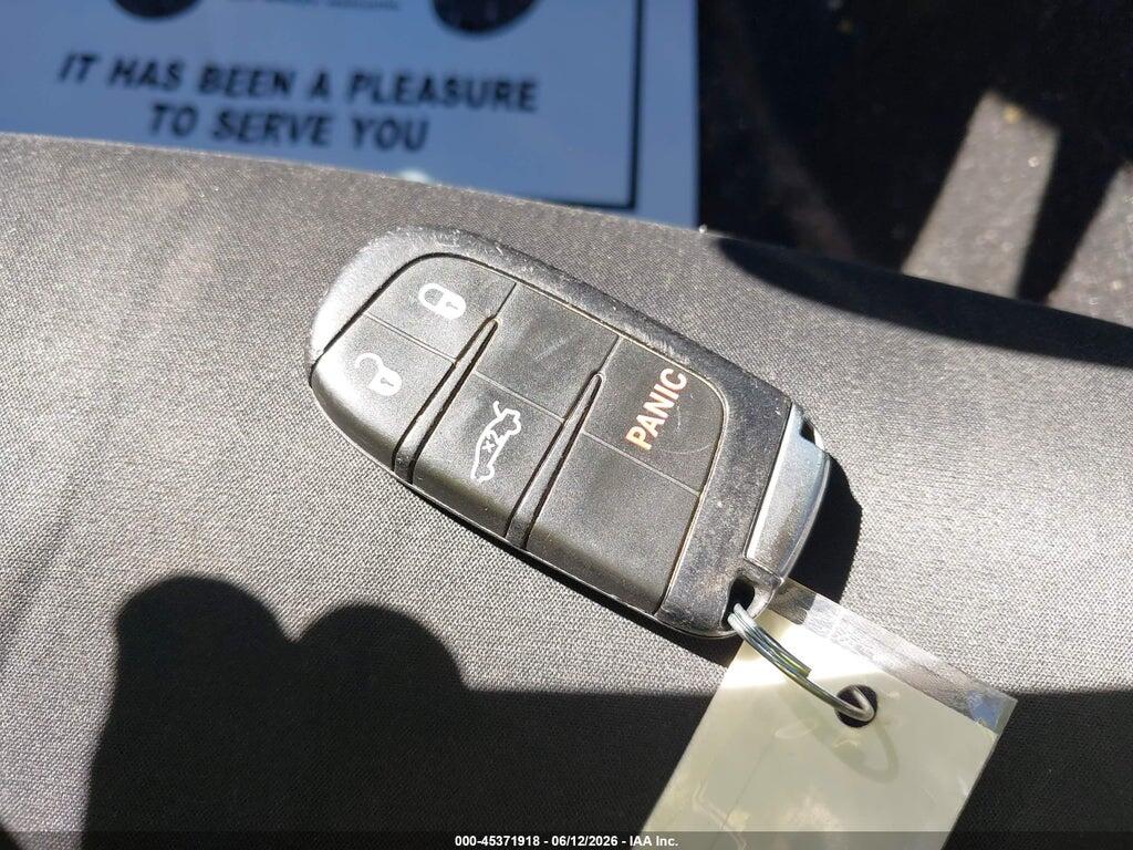 2C3CCARG4KH603661 2019 CHRYSLER 300 photo no. 11