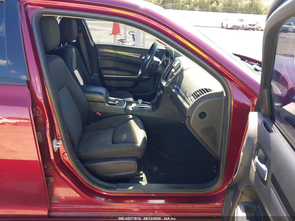 2C3CCARG4KH603661 2019 CHRYSLER 300 photo no. 5