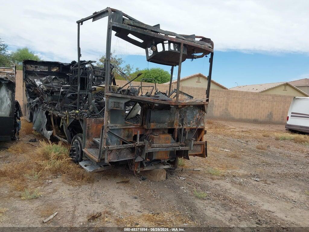 4UZAAHDC94CM79443 2004 FREIGHTLINER CHASSIS photo no. 1
