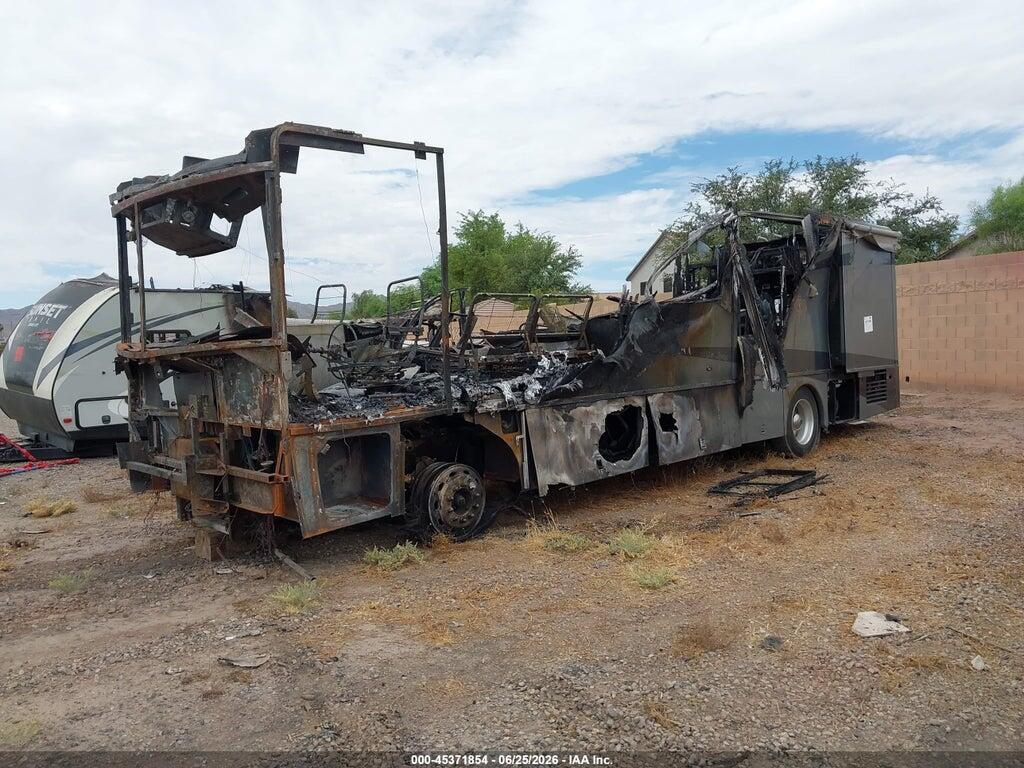 4UZAAHDC94CM79443 2004 FREIGHTLINER CHASSIS photo no. 2