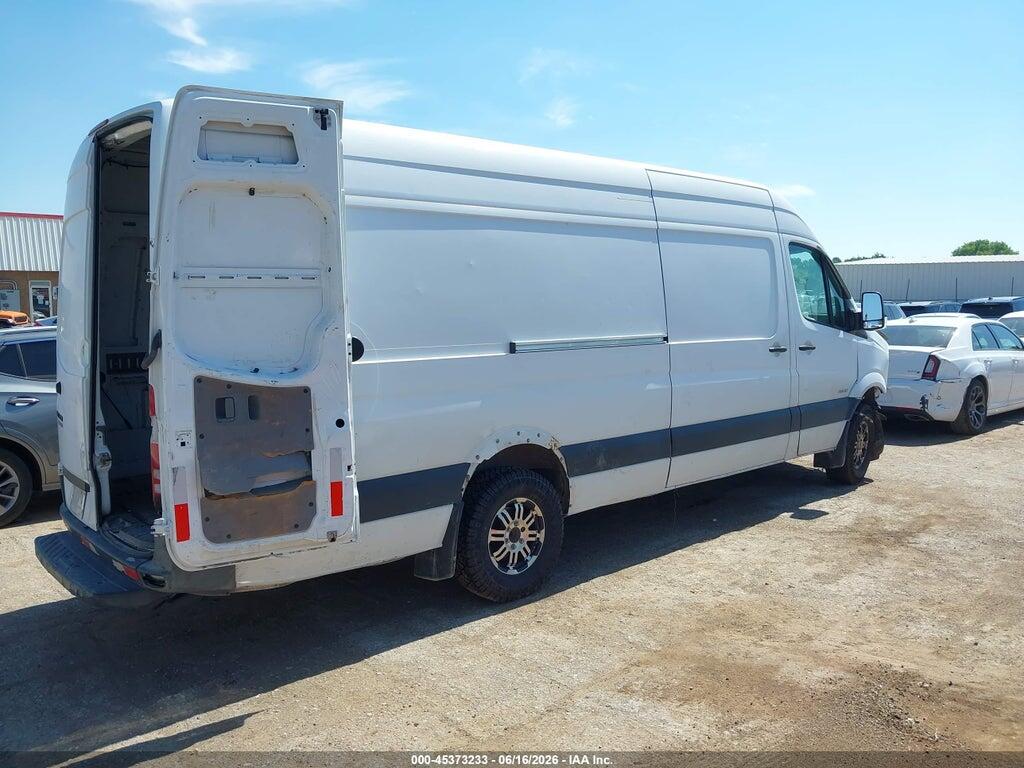 WDYPE8DC2E5857177 2014 FREIGHTLINER SPRINTER 2500 photo no. 4