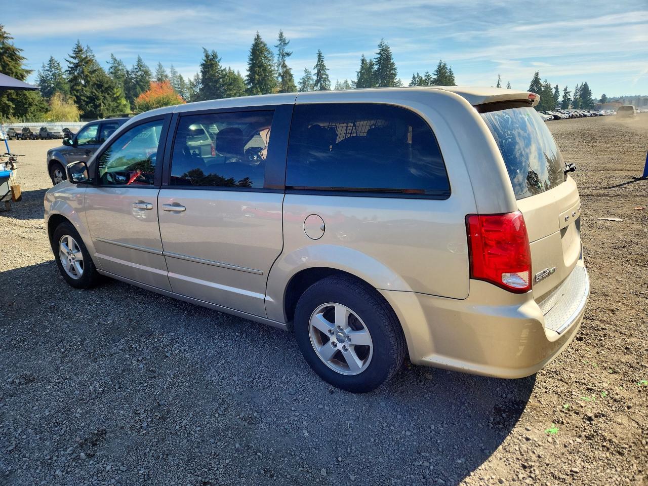 2013 DODGE GRAND CARAVAN SXT — Фото 2 из 13