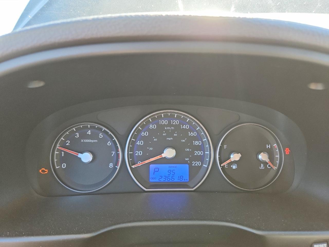 2012 HYUNDAI SANTA FE GLS — Фото 9 из 13