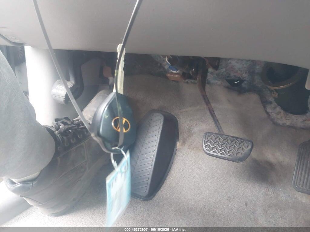 5TDBK22C37S002564 2007 TOYOTA SIENNA photo no. 11