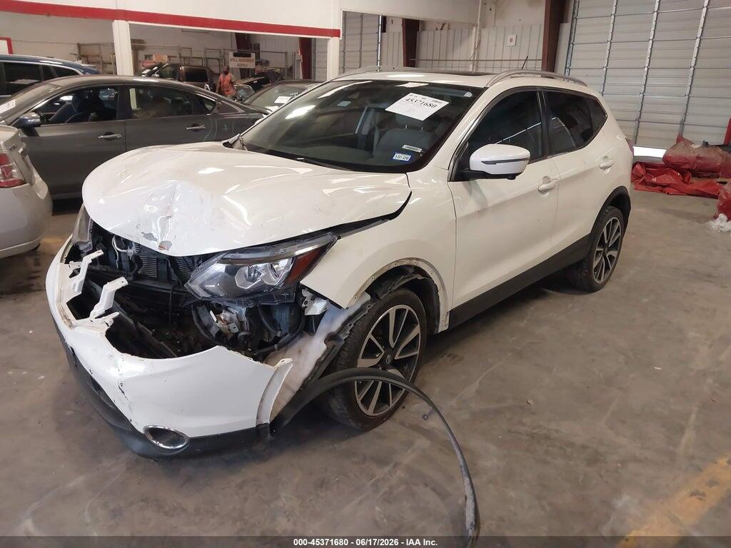 JN1BJ1CP9JW102127 2018 NISSAN ROGUE SPORT photo no. 2