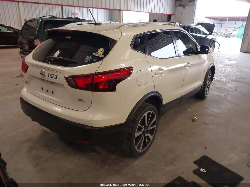 JN1BJ1CP9JW102127 2018 NISSAN ROGUE SPORT photo no. 4