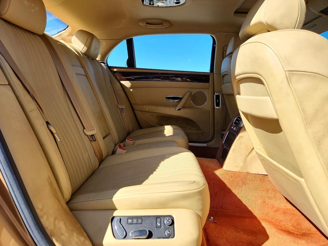 2017 BENTLEY FLYING SPUR — Фото 10 из 12
