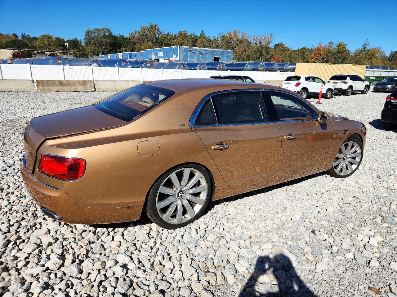 2017 BENTLEY FLYING SPUR — Фото 3 из 12