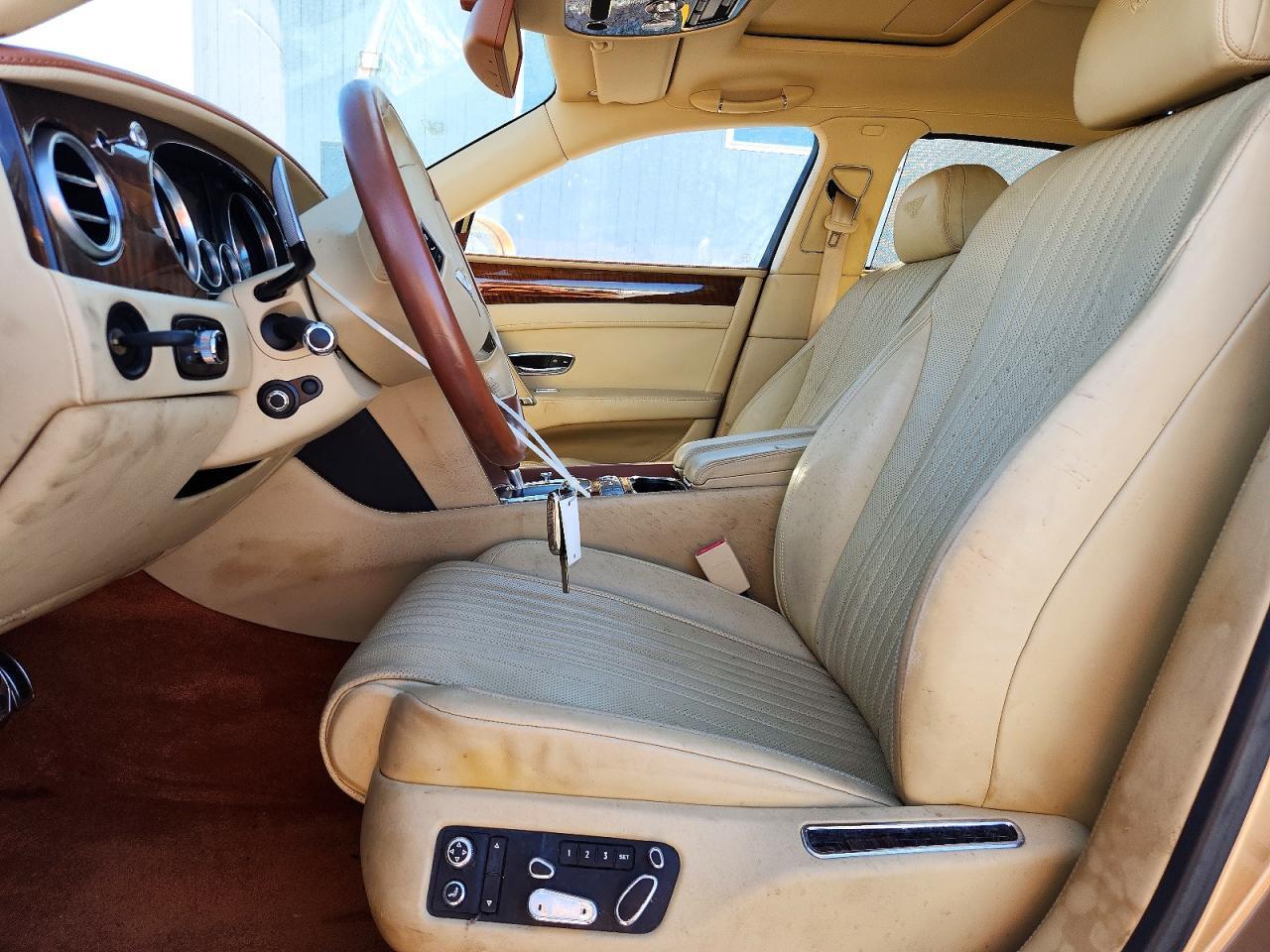 2017 BENTLEY FLYING SPUR — Фото 7 из 12