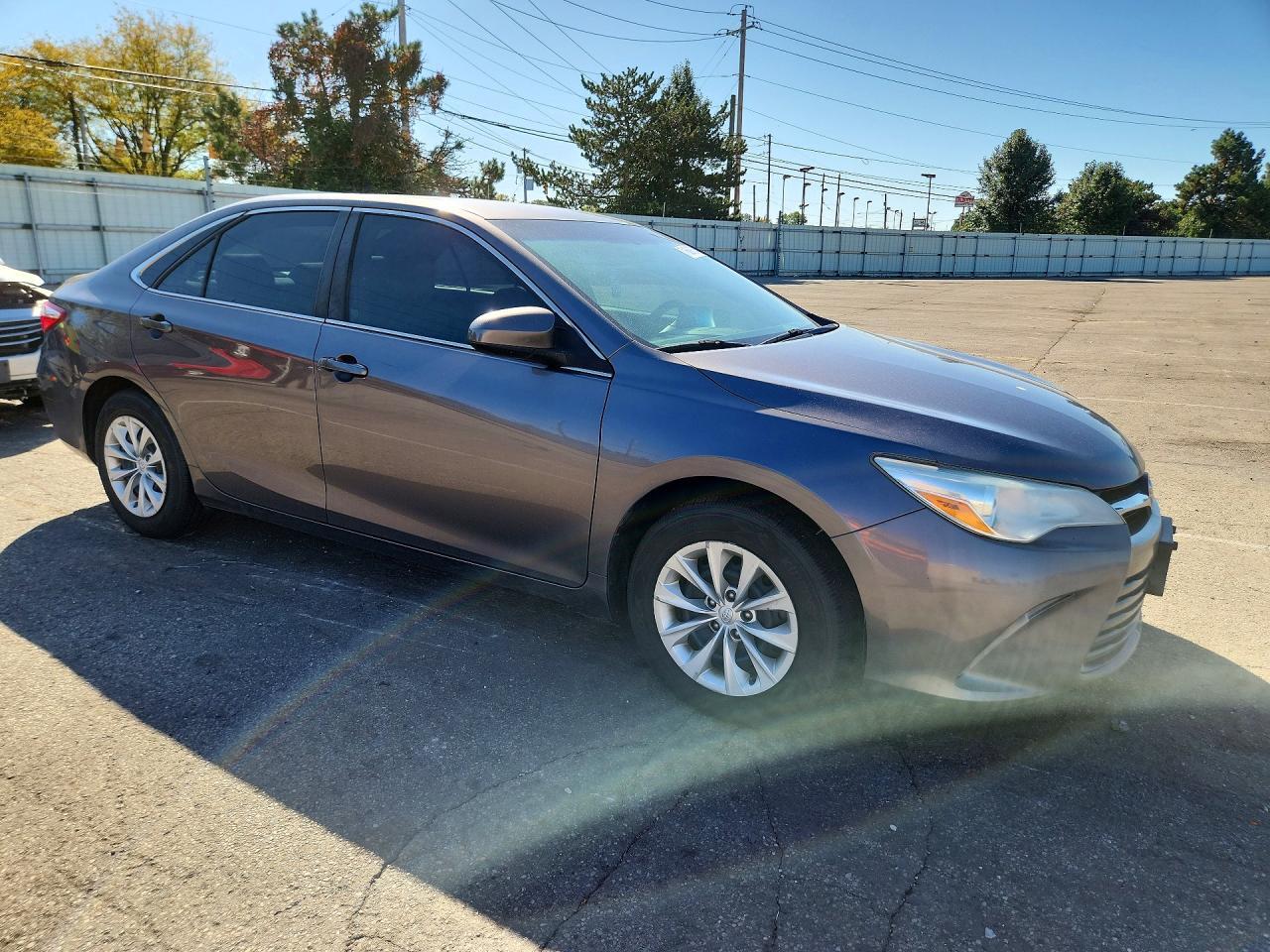 2015 TOYOTA CAMRY LE — Фото 4 из 12