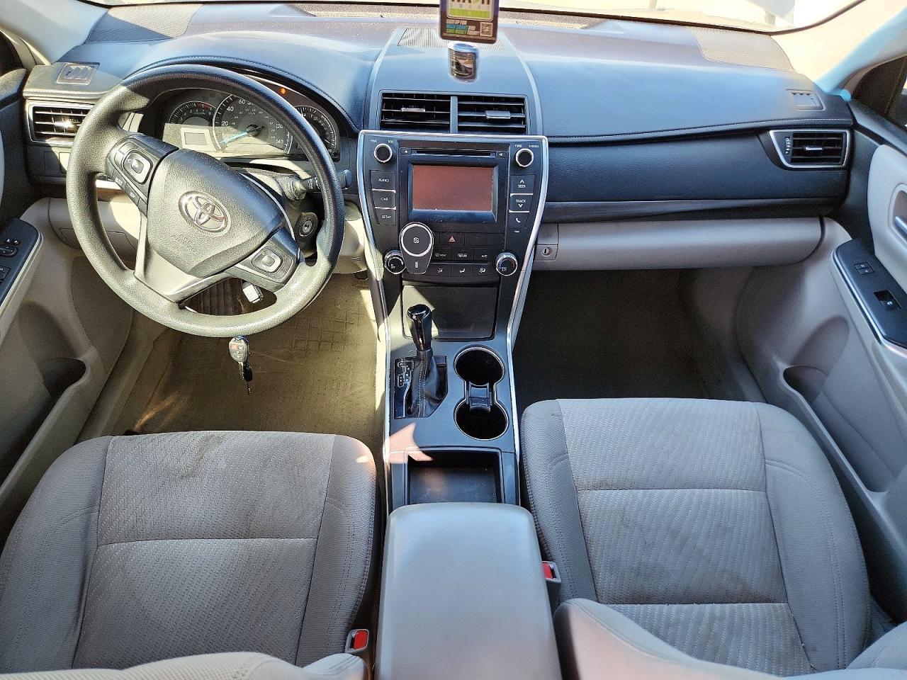 2015 TOYOTA CAMRY LE — Фото 8 из 12