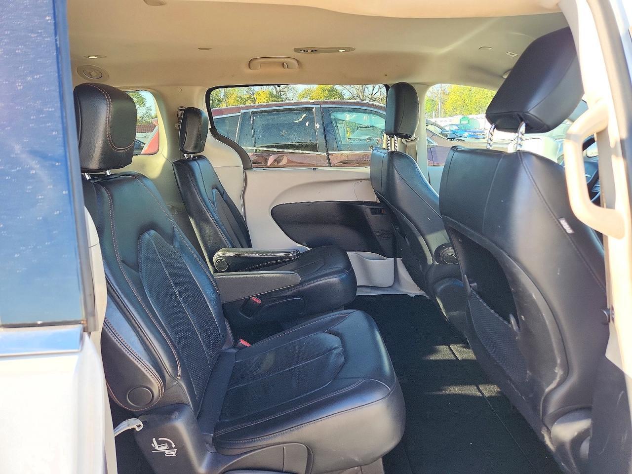 2019 CHRYSLER PACIFICA TOURING L — Фото 11 из 13