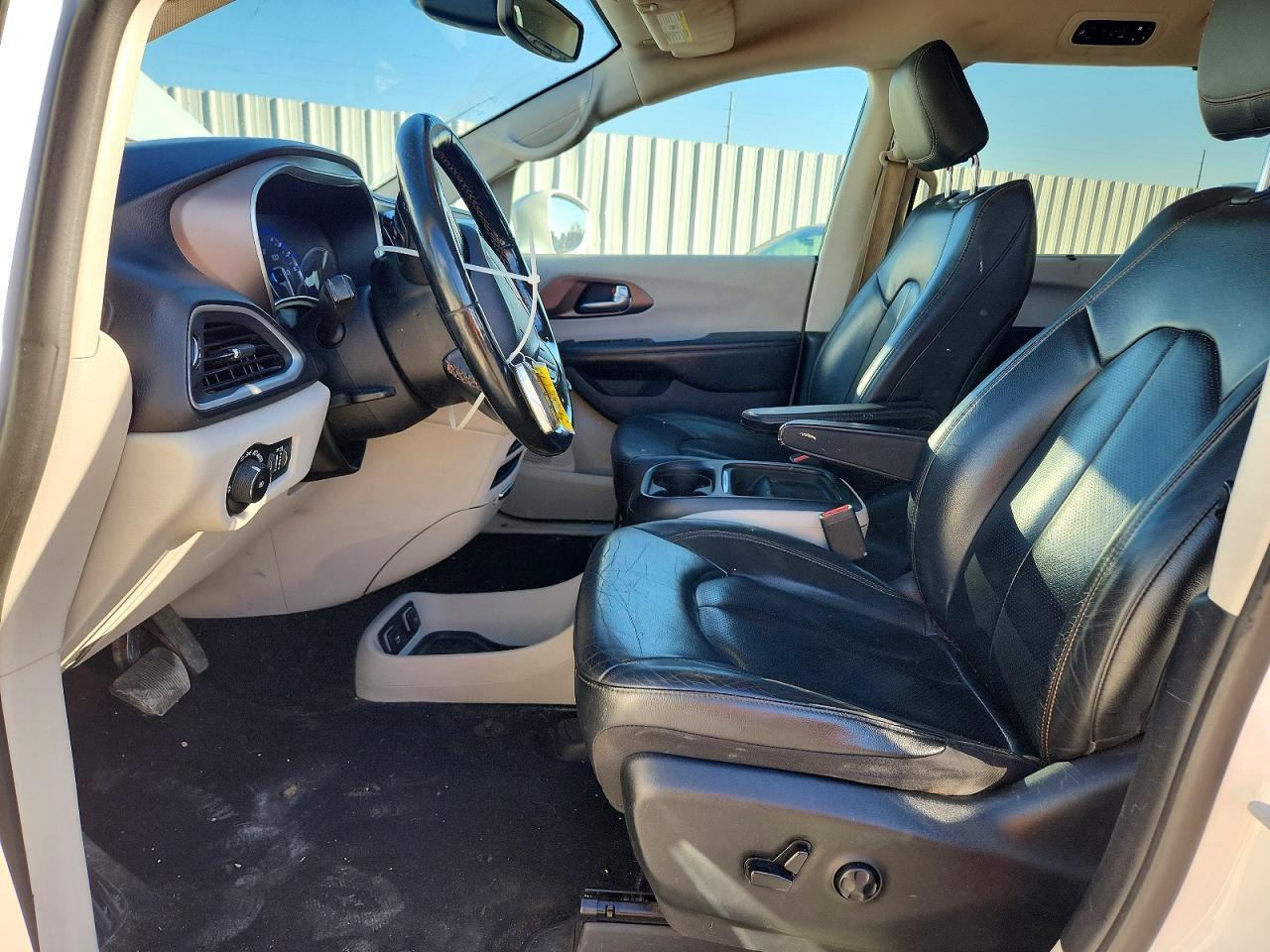 2019 CHRYSLER PACIFICA TOURING L — Фото 7 из 13