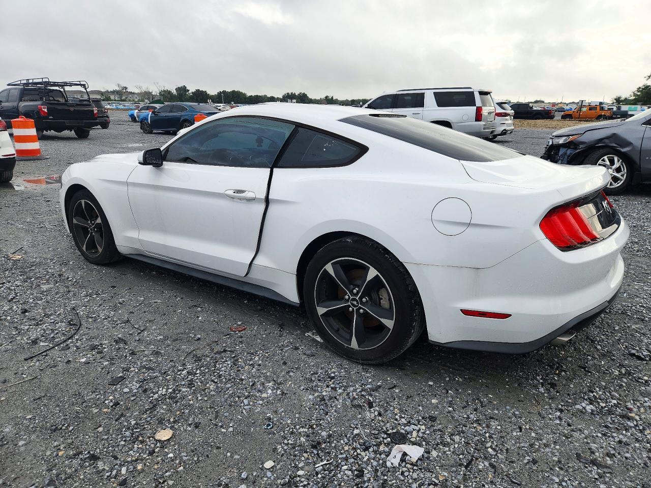 2018 FORD MUSTANG — Фото 2 из 12