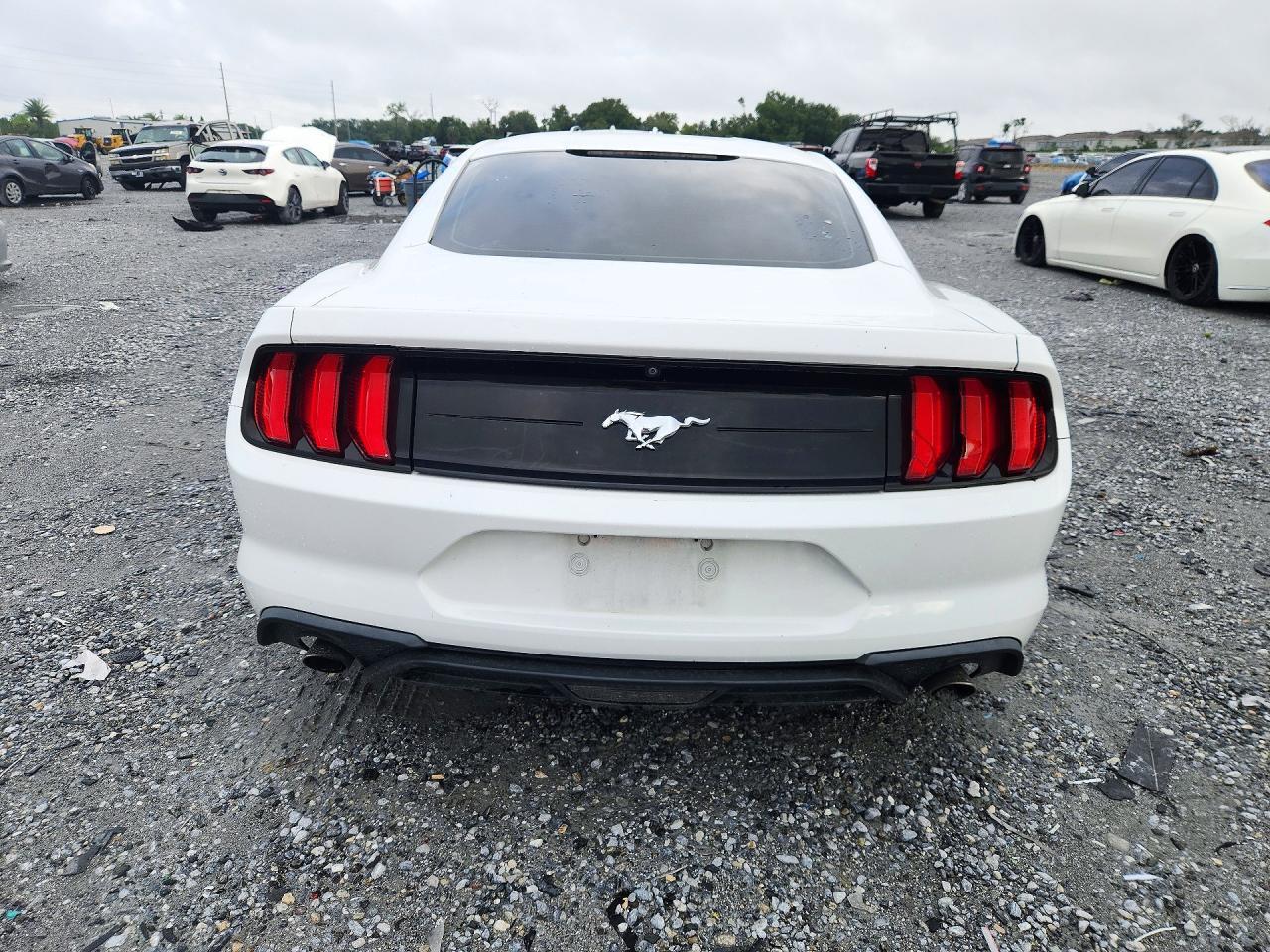 2018 FORD MUSTANG — Фото 6 из 12