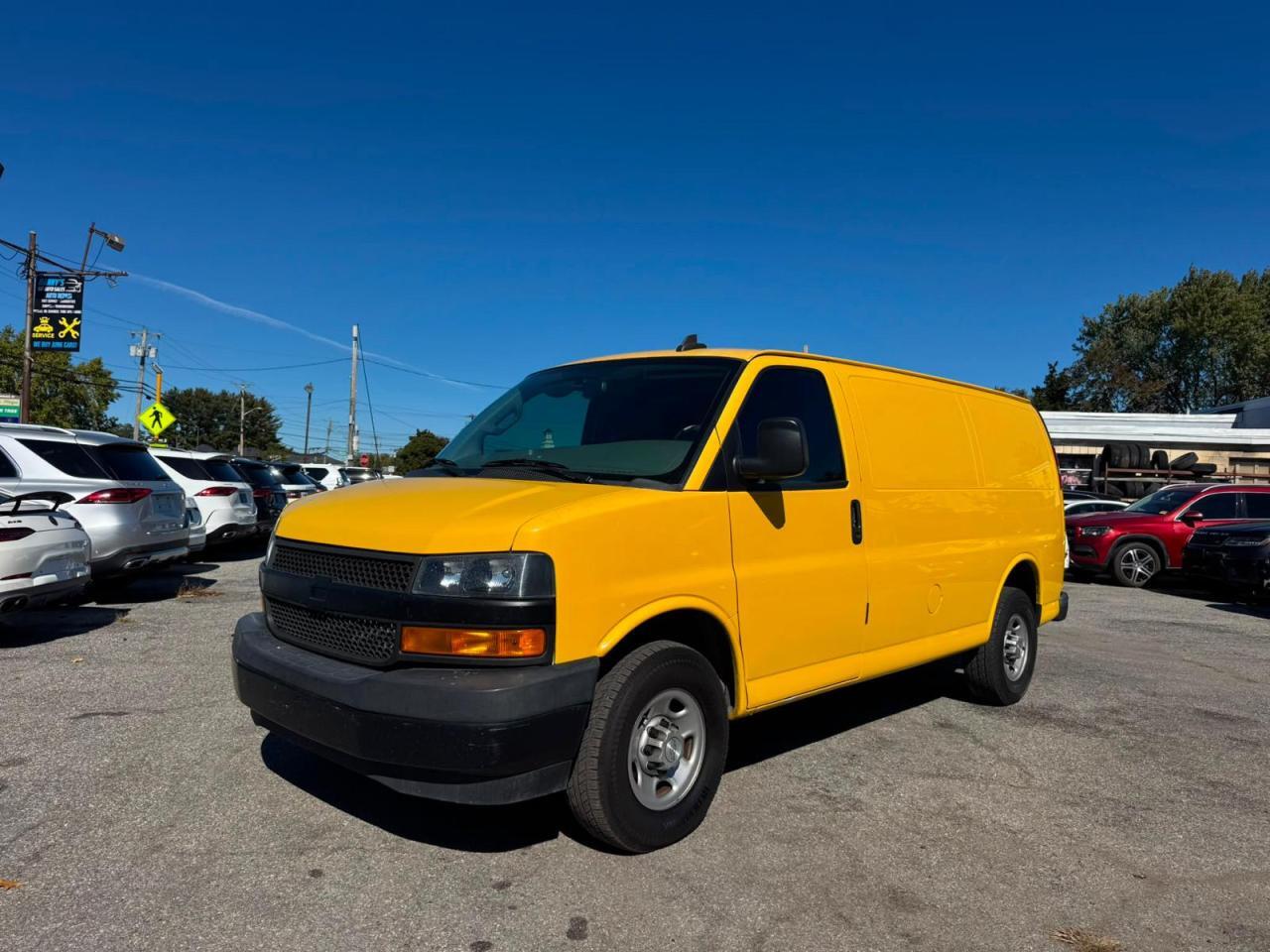 2021 CHEVROLET EXPRESS G2500 — Фото 2 из 10