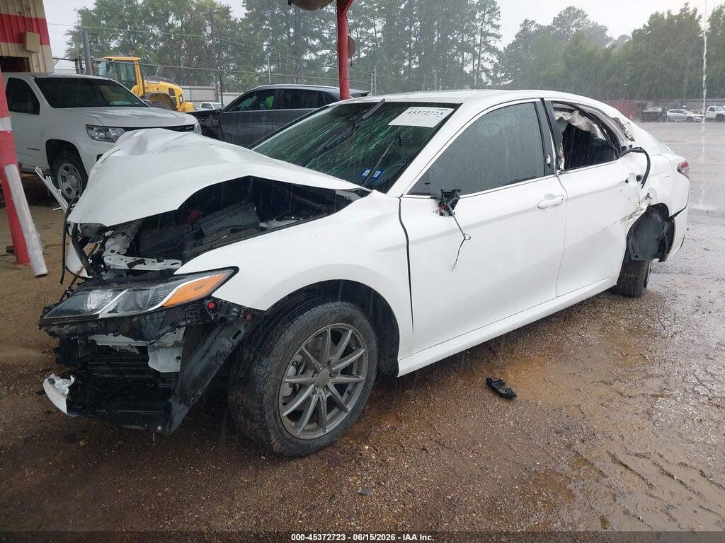 4T1C11AK2NU693889 2022 TOYOTA CAMRY photo no. 2