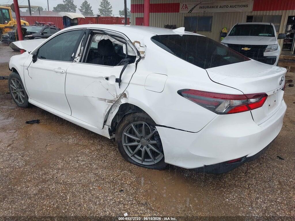 4T1C11AK2NU693889 2022 TOYOTA CAMRY photo no. 3