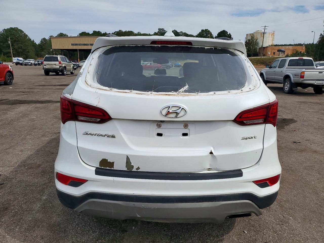 2017 HYUNDAI SANTA FE SPORT 2.4L — Фото 6 из 12
