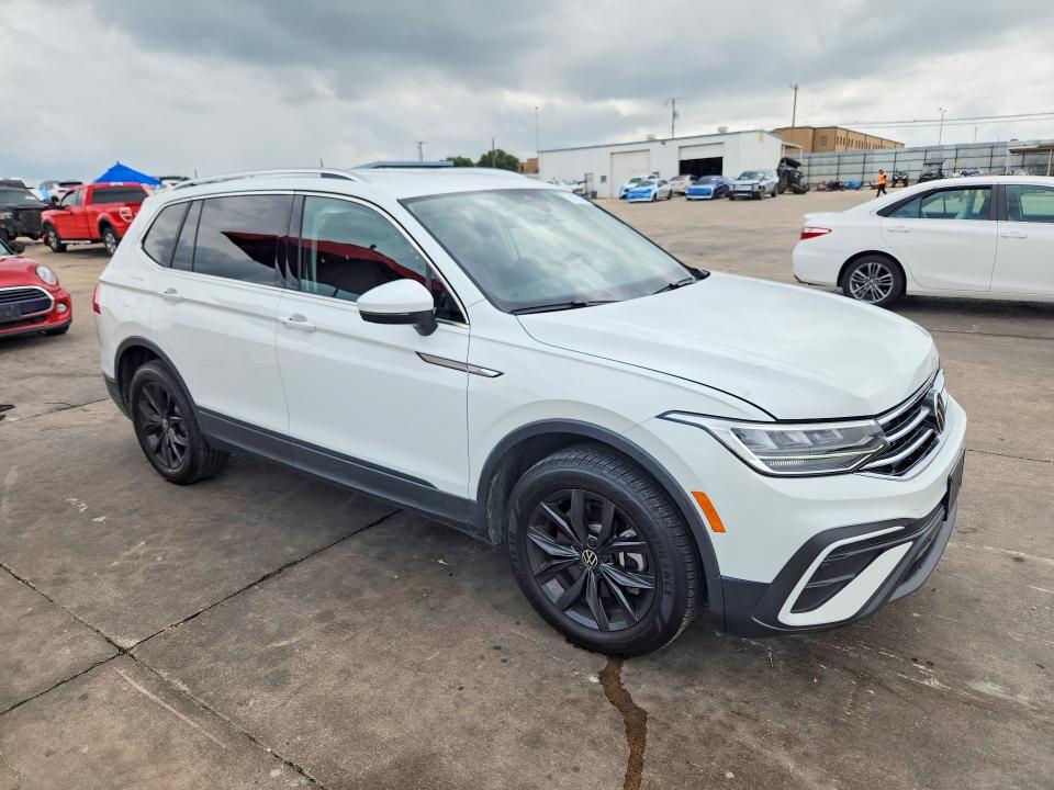 2024 VOLKSWAGEN TIGUAN SE — Фото 4 из 12