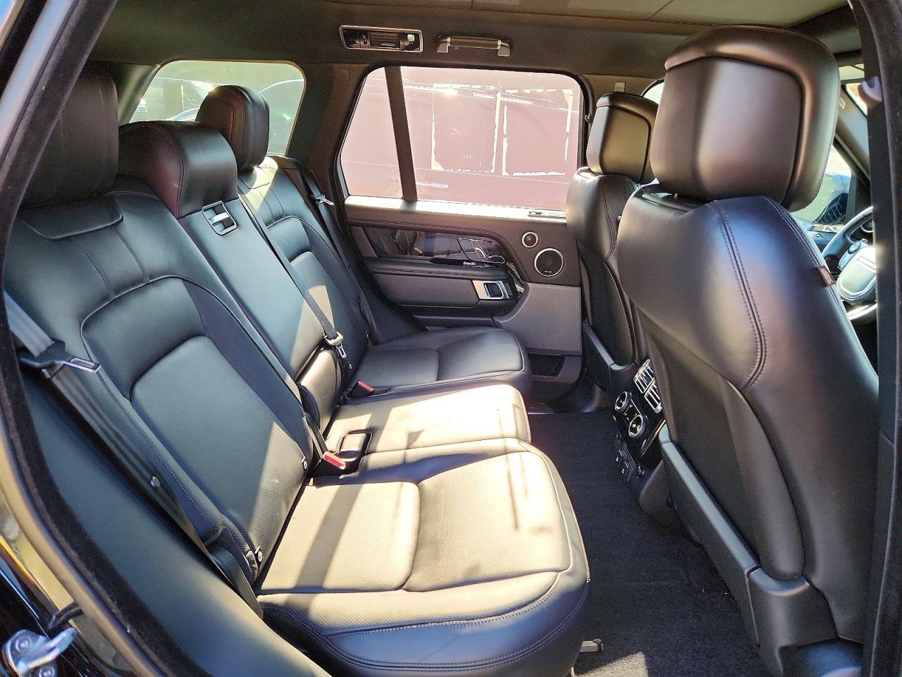 2020 LAND ROVER RANGE ROVER HSE — Фото 11 из 13
