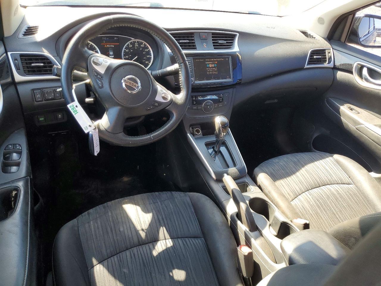 2019 NISSAN SENTRA SV — Фото 8 из 12