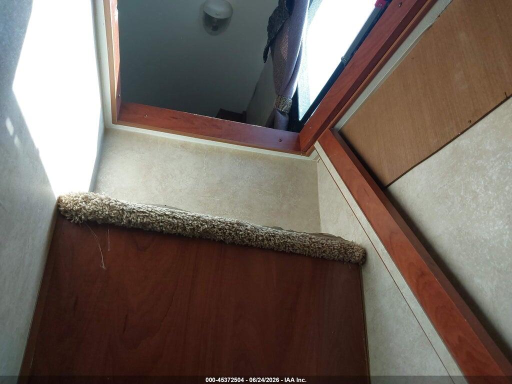 521BT3327DP015657 2013 RIVERSIDE 30LOFT photo no. 12