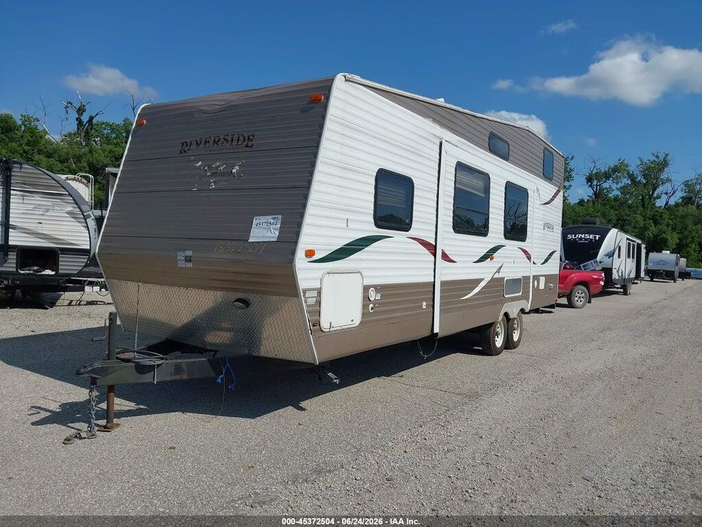 521BT3327DP015657 2013 RIVERSIDE 30LOFT photo no. 2