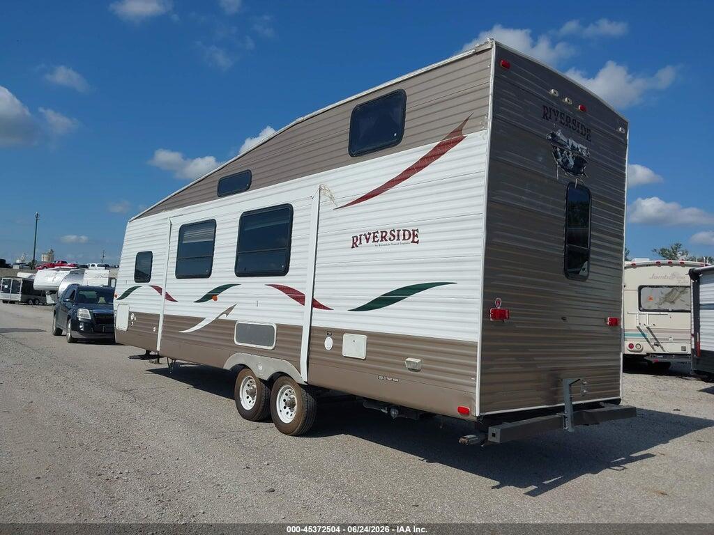 521BT3327DP015657 2013 RIVERSIDE 30LOFT photo no. 3
