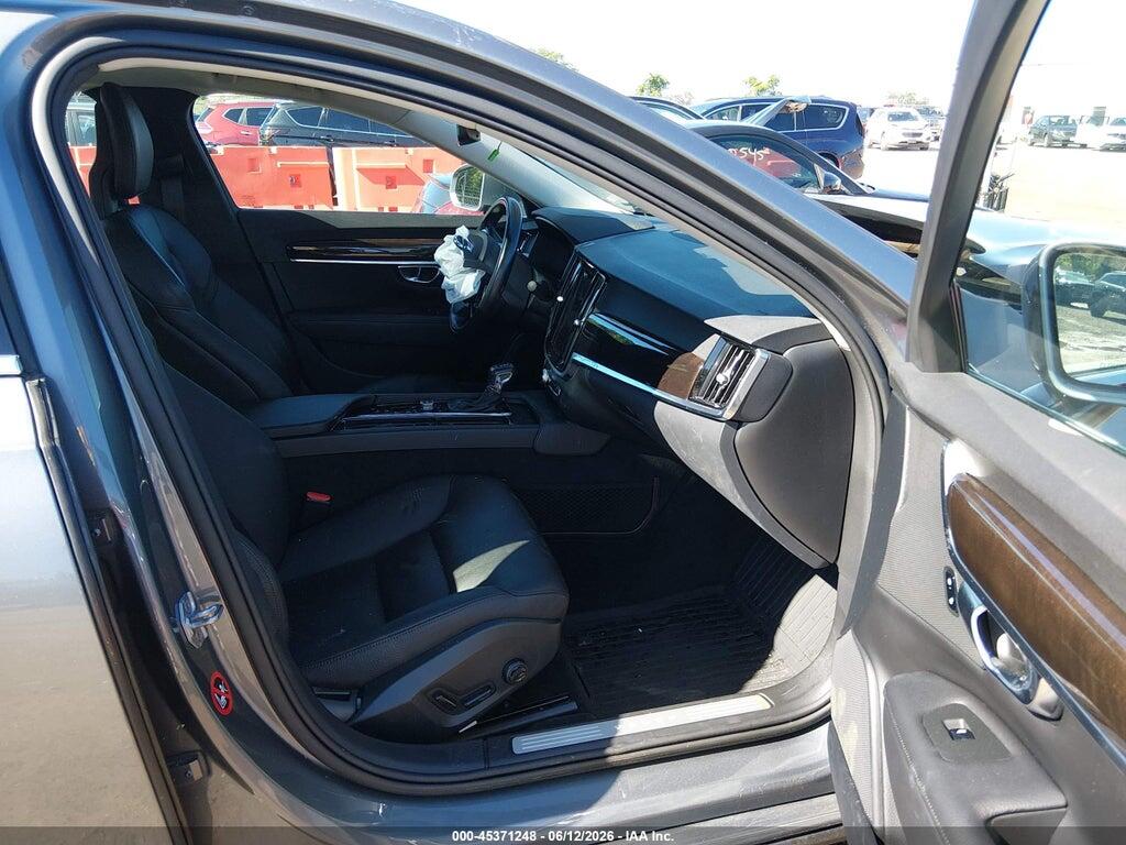 YV1A22MK2H1010390 2017 VOLVO S90 photo no. 5