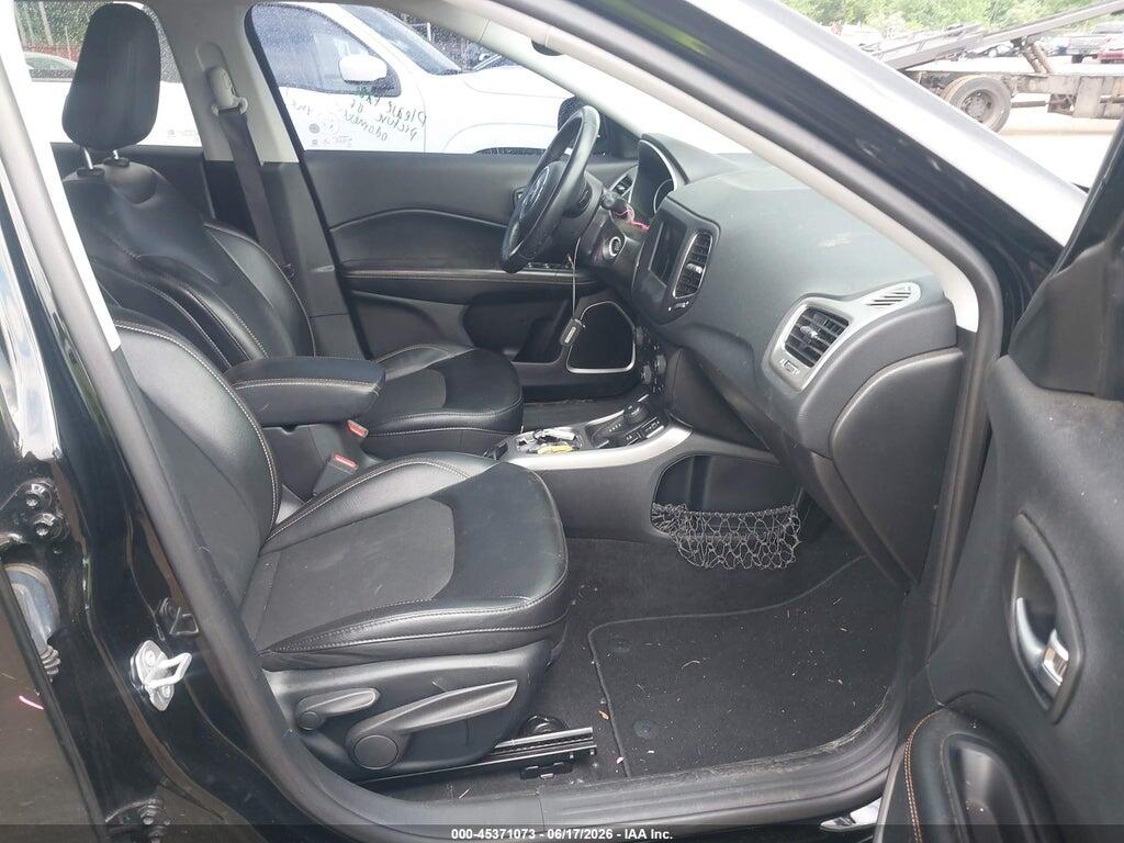 3C4NJDBB6KT648117 2019 JEEP COMPASS photo no. 5