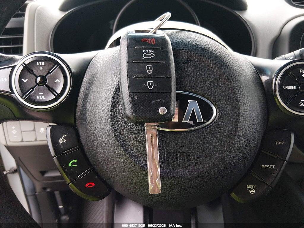 KNDJN2A28E7713339 2014 KIA SOUL photo no. 11