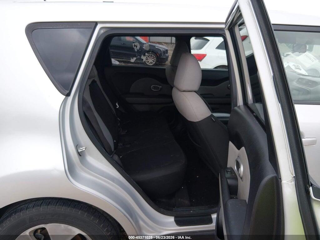KNDJN2A28E7713339 2014 KIA SOUL photo no. 8