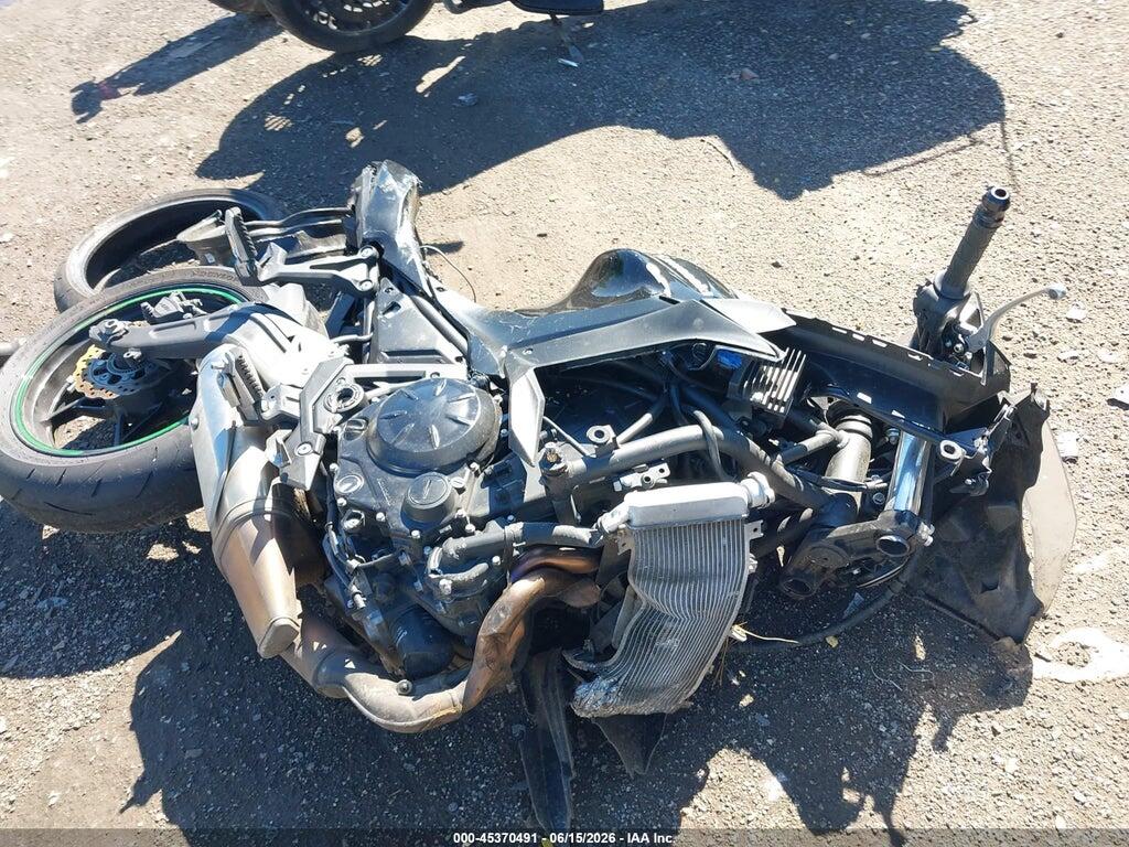 ML5EXER1XSDAG4450 2025 KAWASAKI EX650 photo no. 1