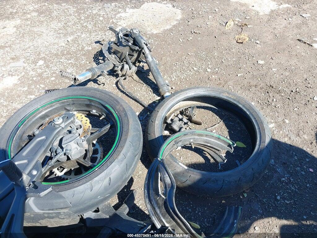 ML5EXER1XSDAG4450 2025 KAWASAKI EX650 photo no. 12