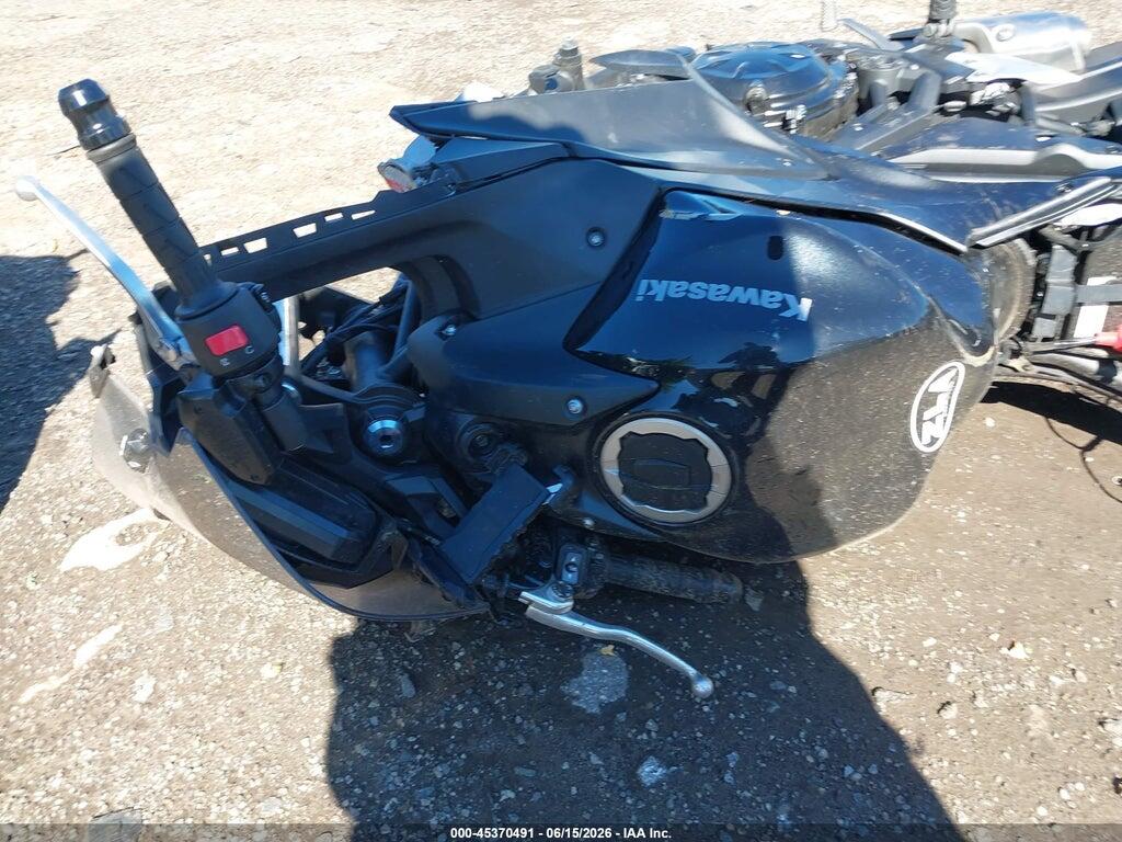 ML5EXER1XSDAG4450 2025 KAWASAKI EX650 photo no. 2
