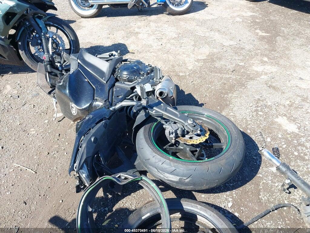 ML5EXER1XSDAG4450 2025 KAWASAKI EX650 photo no. 3